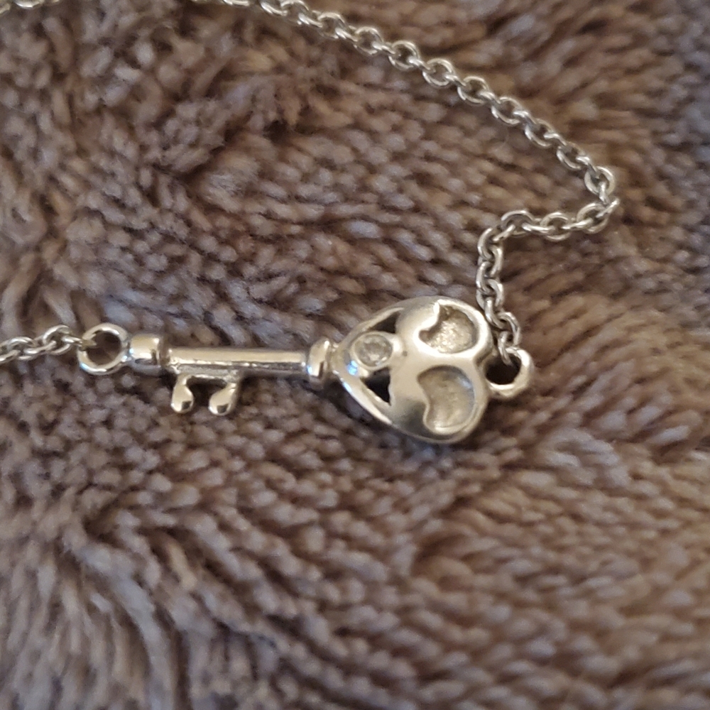 Sterling silver key bracelet - Picture 3 of 5